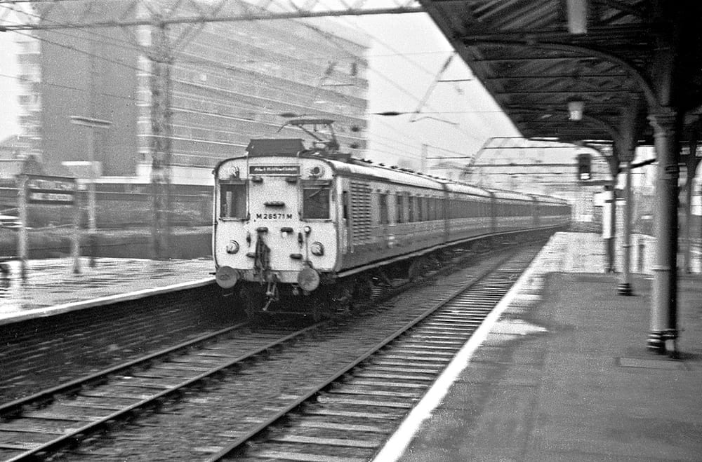 M 28571 Altrincham MSJ&AR unit arriving Altrincham platform 1 in 1971 <br />©2021 Bob Avery